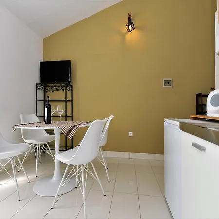 Helena - One Bedroom With Balcony And Sea View - A1 Apartment *
