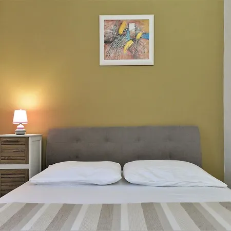 Helena - One Bedroom With Balcony And Sea View - A1