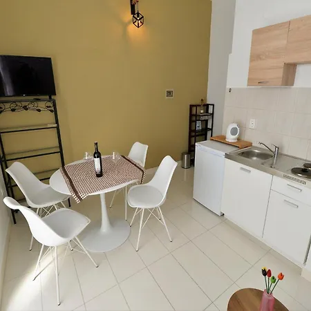 Helena - One Bedroom With Balcony And Sea View - A1 Apartment *