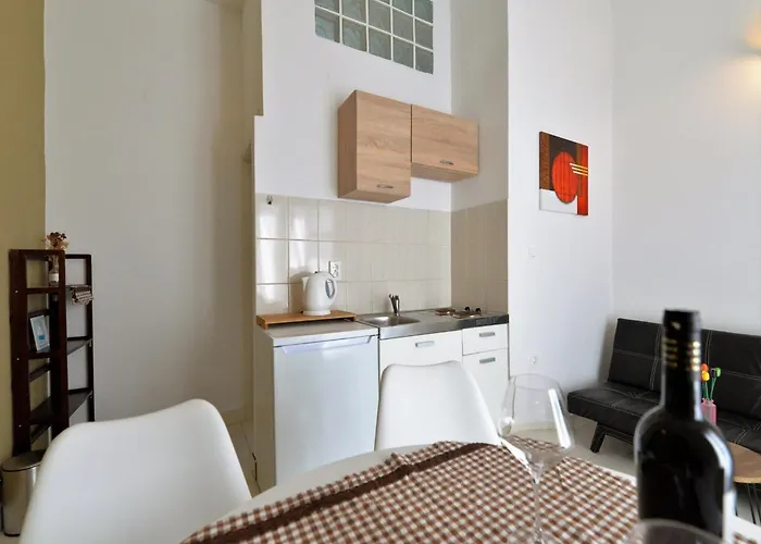 Helena - One Bedroom With Balcony And Sea View - A1