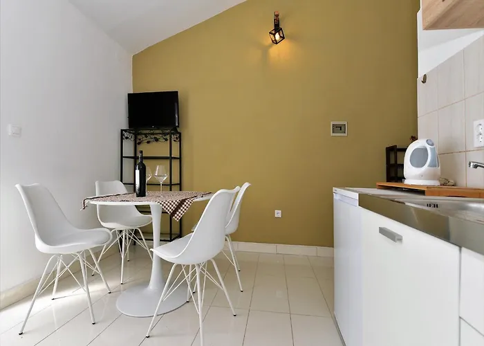 Helena - One Bedroom With Balcony And Sea View - A1 Apartmán *