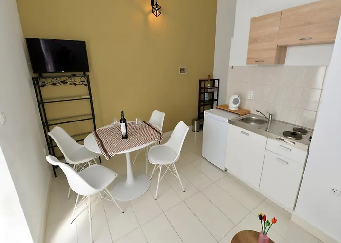 Helena - One Bedroom With Balcony And Sea View - A1 Appartement *