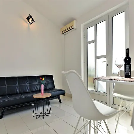 Helena - One Bedroom With Balcony And Sea View - A1 아파트 무르테르