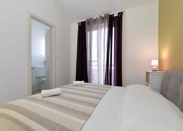 Helena - One Bedroom With Balcony And Sea View - A1 מורטר